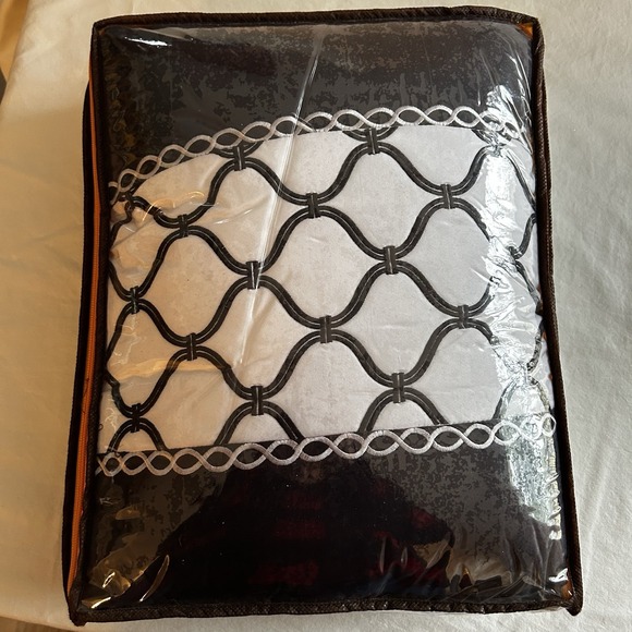 Intelligent Design Black White Dorsey Floral Print Duvet Cover Set Full/Queen - Picture 3 of 3